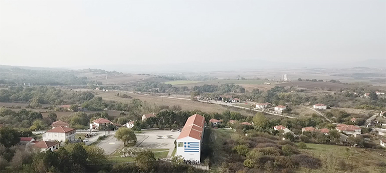 Η ελληνική σημαία φαίνεται από παντού!