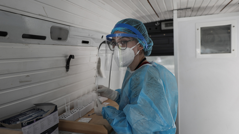 Καταμετρήθηκαν 1.152 νέα κρούσματα Covid-19