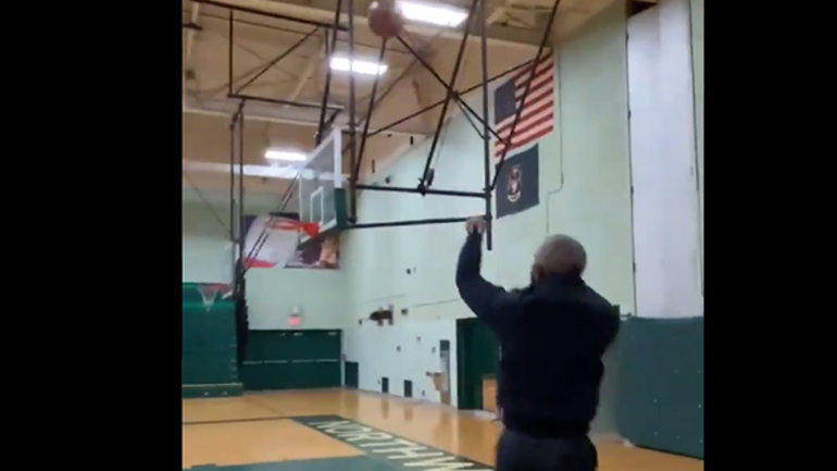 Το τρίποντο του Ομπάμα που έγινε viral