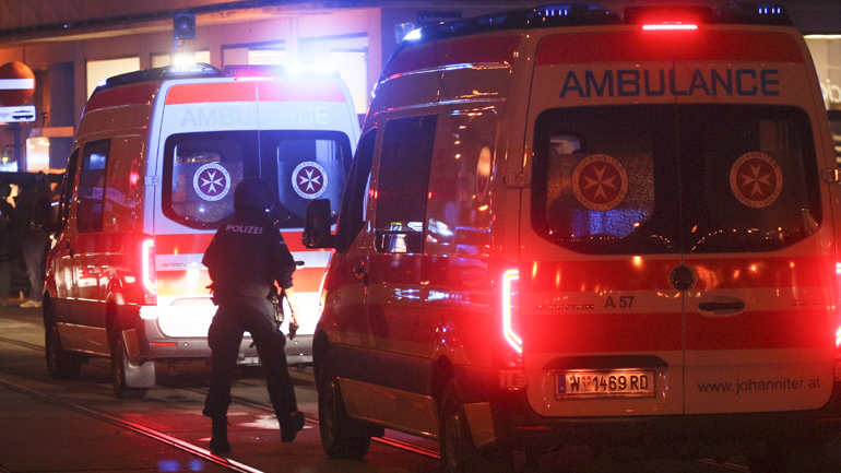 Επίθεση στη Βιέννη: Ο καγκελάριος Κουρτς συγκαλεί εκτάκτως το υπουργικό συμβούλιο