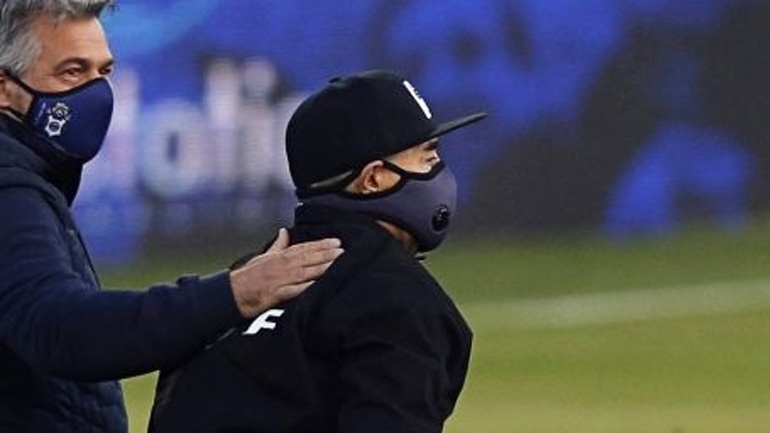 Χειρουργείται επειγόντως ο Μαραντόνα