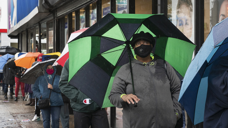 Εκλογές στις ΗΠΑ: Ουρές στις κάλπες – Τι λένε οι ψηφοφόροι για Μπάιντεν και Τραμπ