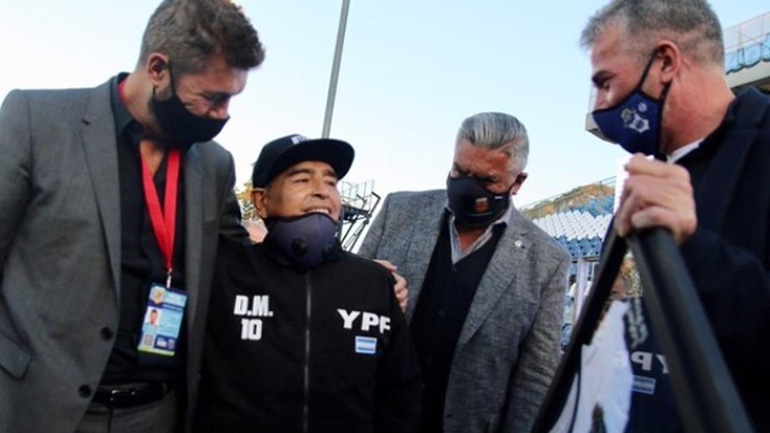 Στο νοσοκομείο ο Μαραντόνα Στο νοσοκομείο ο Μαραντόνα