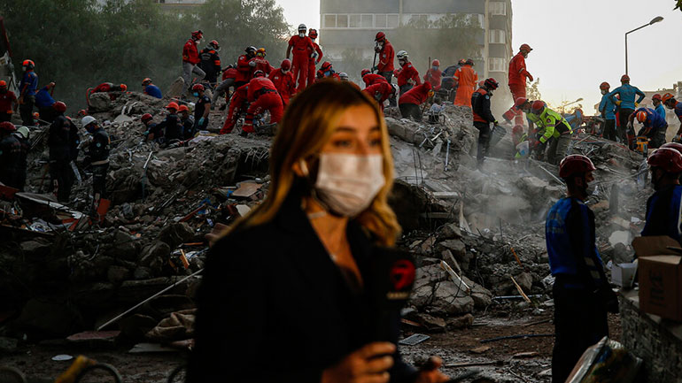 Τουρκία: Έφτασαν τους 100 οι νεκροί από τον σεισμό