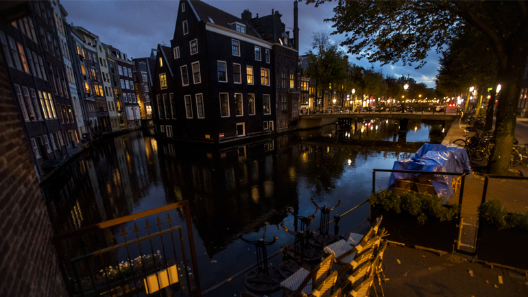 Ολλανδία: Αυστηρότερη καραντίνα, κλείνουν μουσεία και κινηματογράφοι