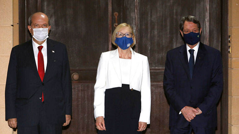 Κυπριακό: Πρώτη συνάντηση Αναστασιάδη-Τατάρ