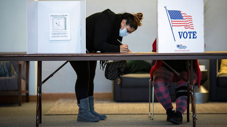 ΗΠΑ: Με άνεση επανεξελέγη στη Βουλή των Αντιπροσώπων η Αλεξάντρια Οκάζιο-Κόρτες