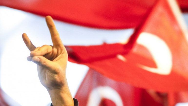 Γαλλία: Διαλύθηκε η οργάνωση Γκρίζοι Λύκοι