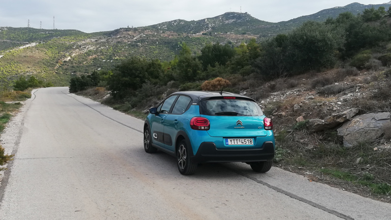 Ο πετρελαιοκινητήρας συνδυάζεται με μηχανικό κιβώτιο 5 σχέσεων 