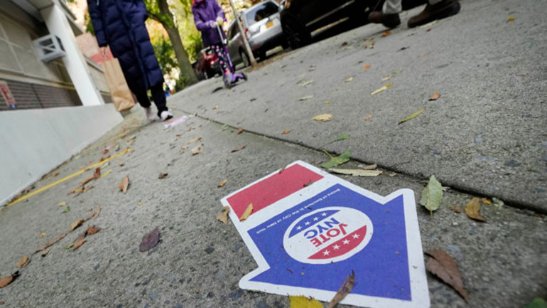 Η εισαγγελία της Νέας Υόρκης ερευνά απόπειρα να πειστούν ψηφοφόροι να μην προσέλθουν στις κάλπες,