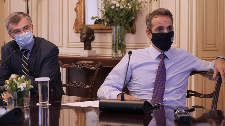 Σύσκεψη Μητσοτάκη με λοιμωξιολόγους – Εξετάζεται το ενδεχόμενο lockdown στην Αττική