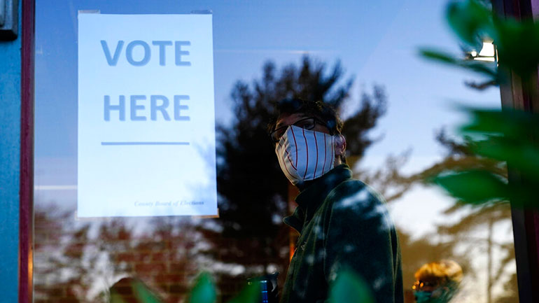 ΗΠΑ: Ένας στους δέκα Αμερικανούς ψήφισε για πρώτη φορά στις χθεσινές προεδρικές εκλογές