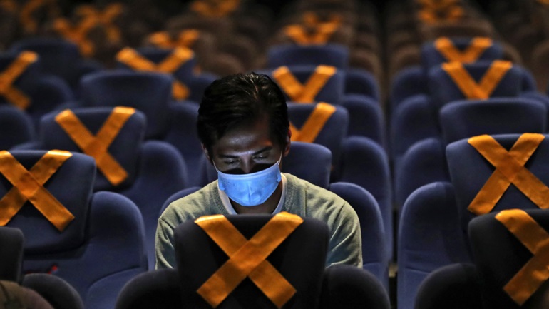 Νέο αρνητικό ρεκόρ κρουσμάτων Covid-19 στη Γαλλία