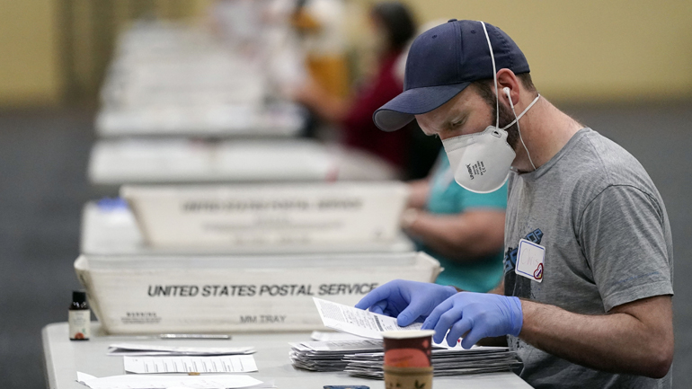 ΗΠΑ: Ποια είναι η κατάσταση σε τέσσερις πολιτείες-κλειδιά