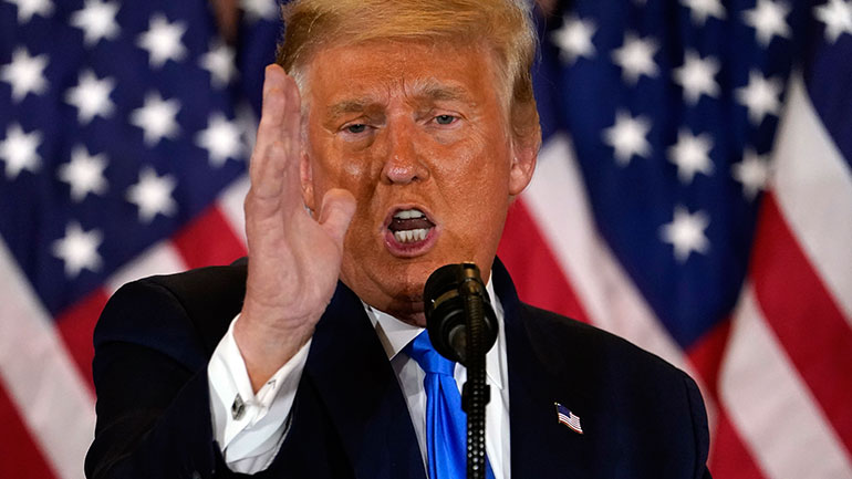 Ο Τραμπ αμφισβητεί την ψηφοφορία στις πολιτείες που πρόσφατα επικράτησε ο Μπάιντεν