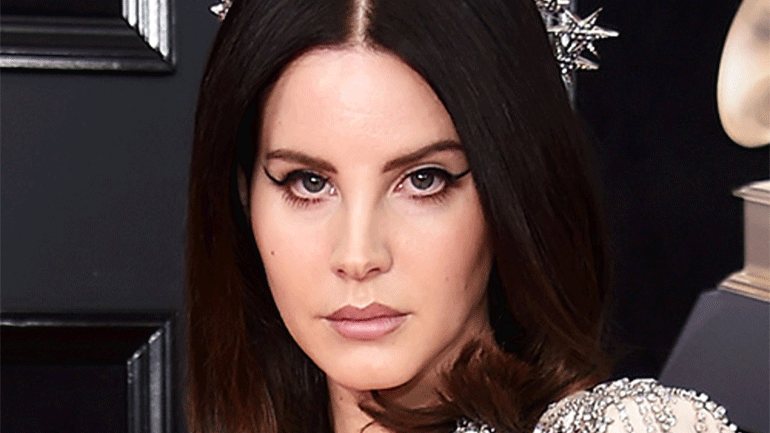 Η Λάνα Ντελ Ρέι διασκεύασε τον ύμνο της Liverpool «You’ll Never Walk Alone»