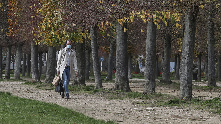 Γαλλία: Απαγόρευση υπηρεσιών «delivery» και «takeaway» τη νύχτα στο Παρίσι