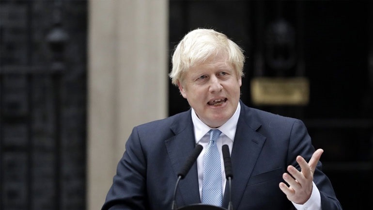 Πιθανή άρση του lockdown πριν τα Χριστούγεννα βλέπει ο Βρετανός πρωθυπουργός