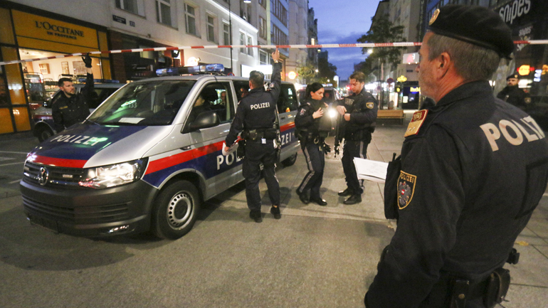 Στο εξτρεμιστικό ισλαμιστικό περιβάλλον εντάσσονται και οι 15 συλληφθέντες για την επίθεση στη Βιέννη