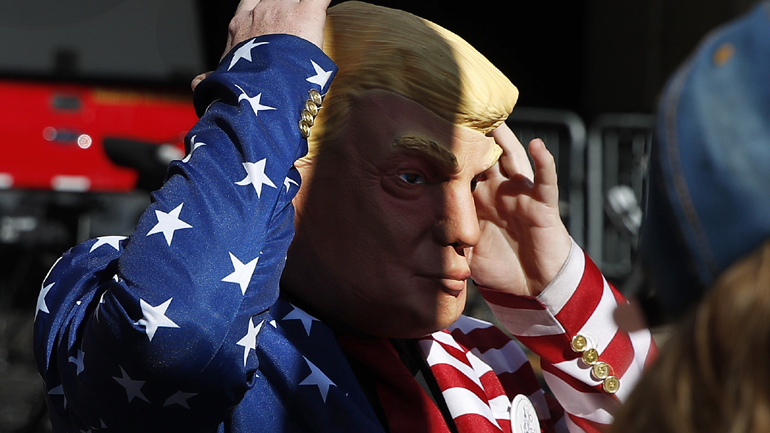 Deutsche Welle: Γιατί ο Ντόναλντ Τραμπ έχει ορκισμένους ψηφοφόρους