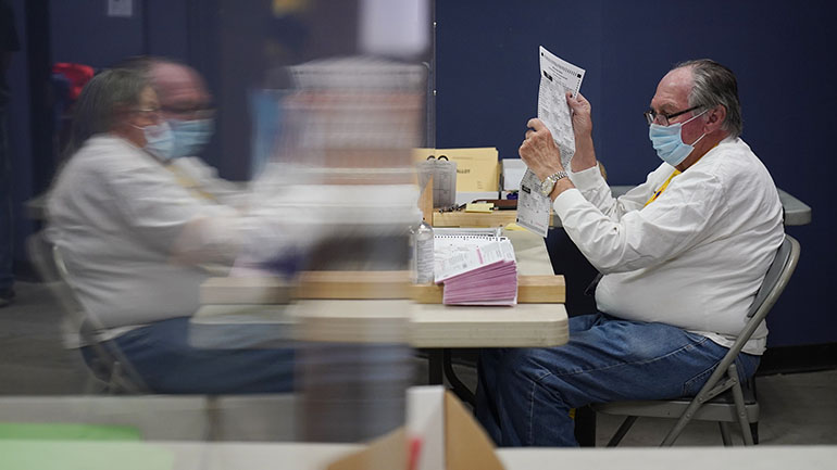ΗΠΑ: Η αστυνομία στη Φιλαδέλφεια ερευνά φερόμενη συνωμοσία για επίθεση σε κέντρο καταμέτρησης ψήφων