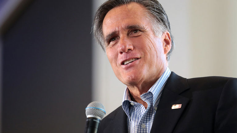 Ο γερουσιαστής Μιτ Ρόμνεϊ παίρνει αποστάσεις από τον πρόεδρο Τραμπ