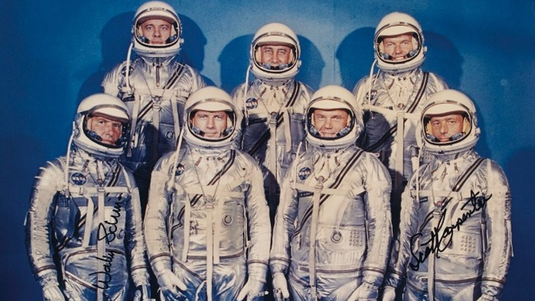 Στο σφυρί φωτογραφίες από τη «χρυσή εποχή» του διαστήματος