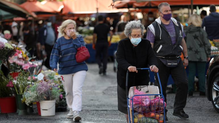 Σαρωτικοί έλεγχοι την πρώτη μέρα του lockdown – Πρόστιμα 18.000 ευρώ σε λαϊκές αγορές