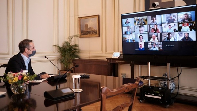 Μητσοτάκης: Να περιοριστούμε τώρα για να μην κάνουμε Χριστούγεννα με αυστηρούς κανόνες