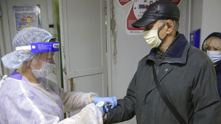 Ξεπέρασαν τους 30.000 οι νεκροί από κορωνοϊό στη Ρωσία – Ρεκόρ νέων κρουσμάτων στην Ουκρανία