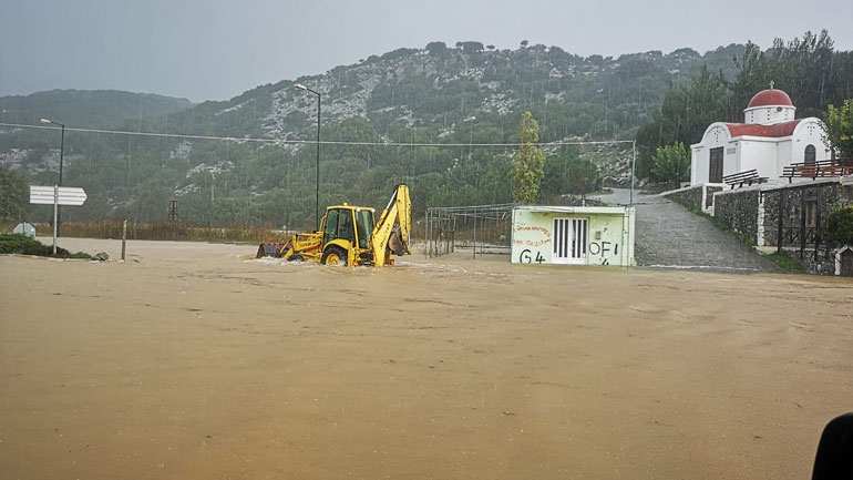 Πλημμύρισε το… Οροπέδιο Λασιθίου – Προβλήματα στο οδικό δίκτυο Πλημμύρισε το… Οροπέδιο Λασιθίου – Προβλήματα στο οδικό δίκτυο