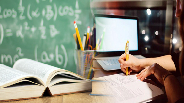 Τηλεκπαίδευση από αύριο