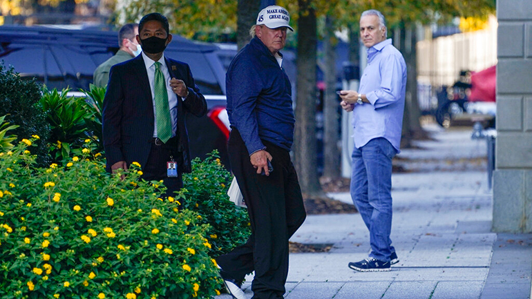 Ο  Τραμπ δεν σκοπεύει να παραδεχθεί σύντομα την ήττα του εκτιμούν σύμβουλοι και σύμμαχοί του