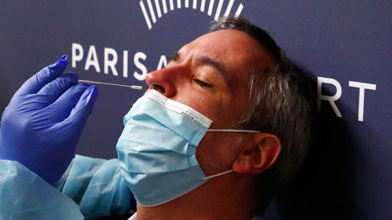 Η Γαλλία αποκλείει το ενδεχόμενο καραντίνας για τους ηλικιωμένους