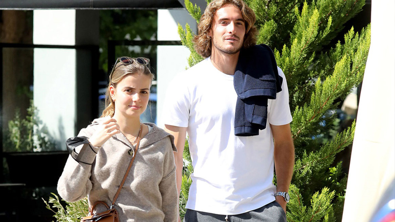 Στέφανος Τσιτσιπάς: Βόλτα στη Γλυφάδα με την αγαπημένη του Θεοδώρα Πεταλάς