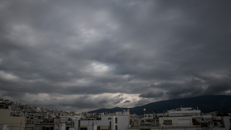 O καιρός σήμερα: Ισχυροί άνεμοι και τοπικές βροχές