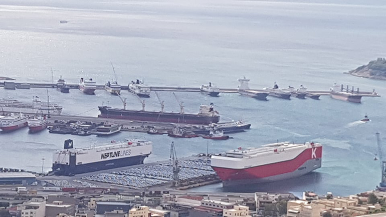 Πολύ κίνηση στο λιμάνι του Πειραιά