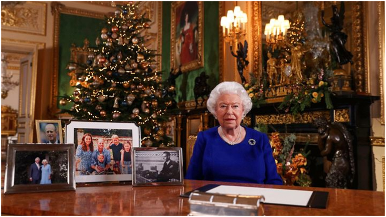 To αστρονομικό ποσό που ξοδεύει η βασίλισσα Ελισάβετ στα χριστουγεννιάτικα δώρα
