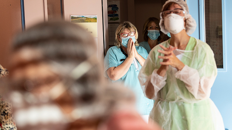 Γαλλία: Στους 551 οι θάνατοι από Covid-19 σε 24 ώρες – Αρνητικό ρεκόρ για το δεύτερο κύμα της πανδημίας