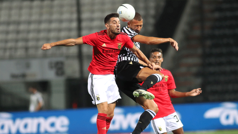 Πορτογαλία: Έρευνες των εισαγγελικών αρχών στα γραφεία της Μπενφίκα και της Σάντα Κλάρα