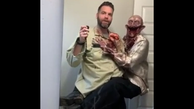 Zombie στον ώμο – Το τέλειο κοστούμι