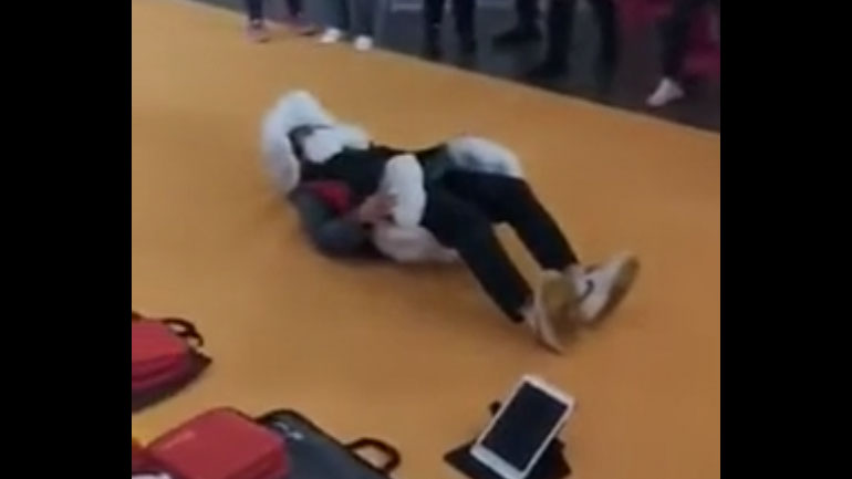 Γιλέκο αερόσακος που προστατεύει το σώμα σε μια πτώση