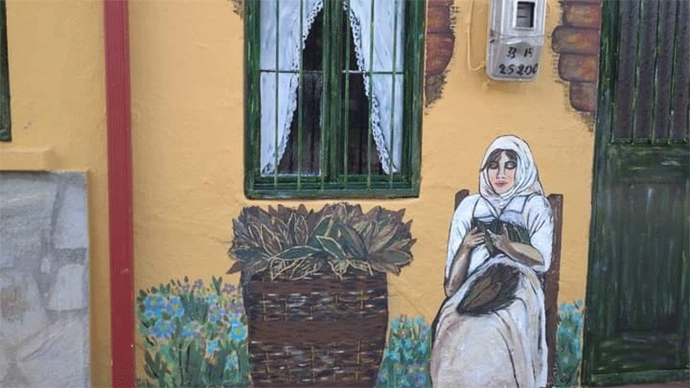 Χαλκιδική: Με ζωγραφισμένους τοίχους κόντρα στη μουντάδα του lockdown η Παλαιόχωρα