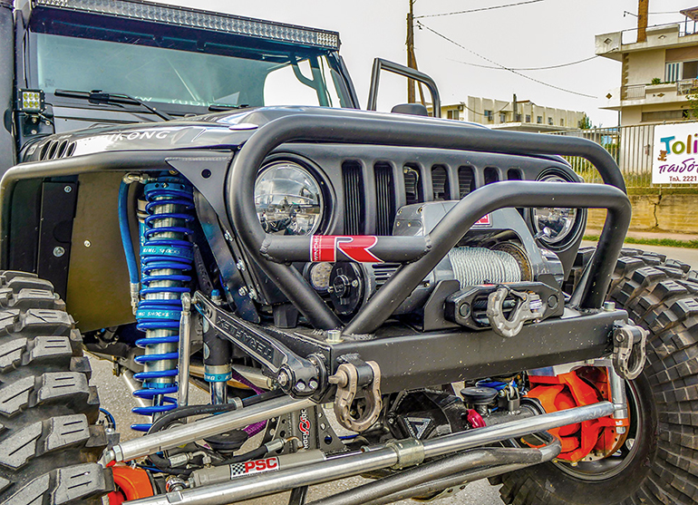 Φυσικά από ένα τέτοιο όχημα δεν μπορεί να λείπει ο εργάτης...