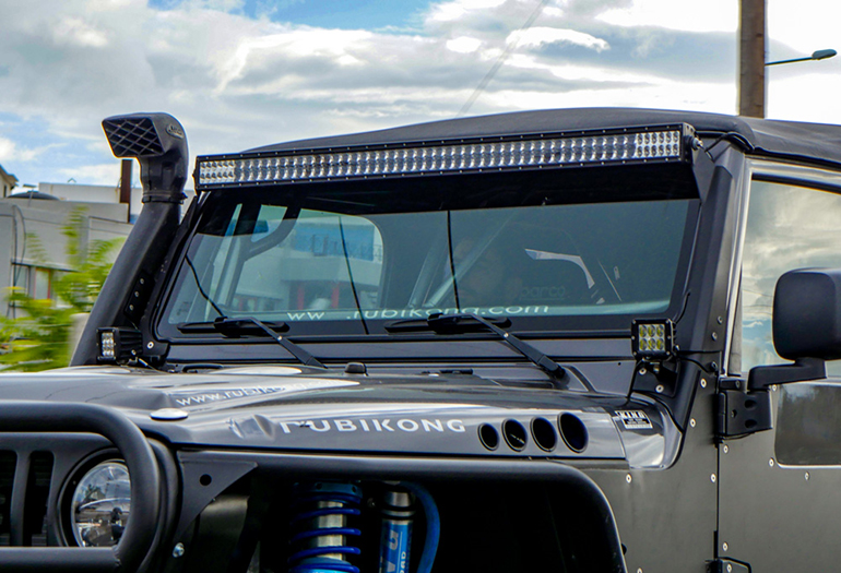 Τα φώτα ομίχλης LED κάνουν τη νύχτα... μέρα!