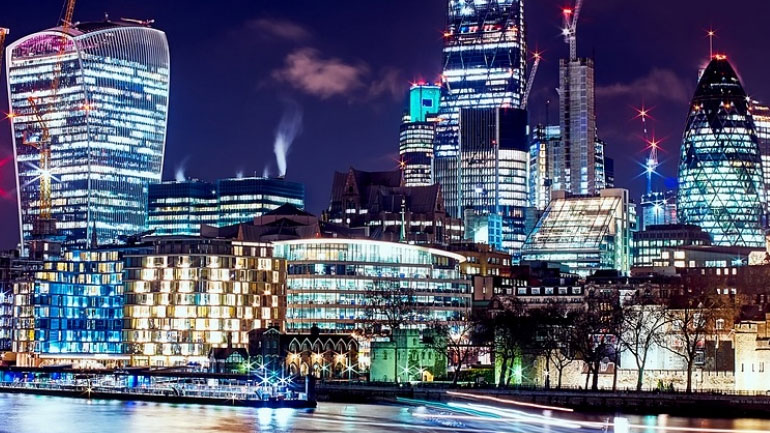 Κατά 6,9% αυξήθηκαν οι πωλήσεις τροφίμων πριν από το νέο lockdown στην Αγγλία