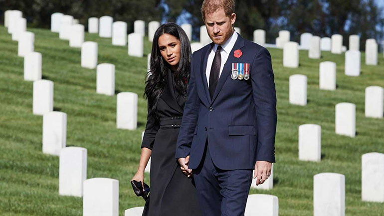 Στο στόχαστρο ο Harry και η Meghan για τη στημένη φωτογράφιση στο νεκροταφείο