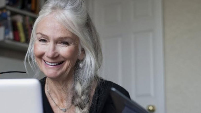 ΕΛΣΤΑΤ: Τα 8 από τα 10 νοικοκυριά έχουν πρόσβαση στο διαδίκτυο από την κατοικία τους