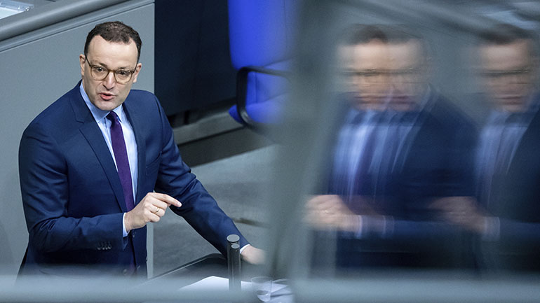 Υπ. Υγείας Γερμανίας: «Φως στο τούνελ» το εμβόλιο των Pfizer και BioNTech για τον κορωνοϊό