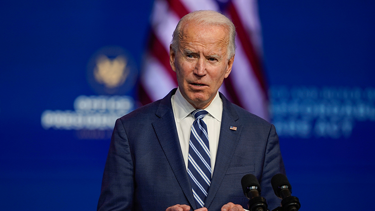 «Ντροπιαστική» χαρακτηρίζει ο Τζο Μπάιντεν την άρνηση του Τραμπ να παραδεχτεί την ήττα του